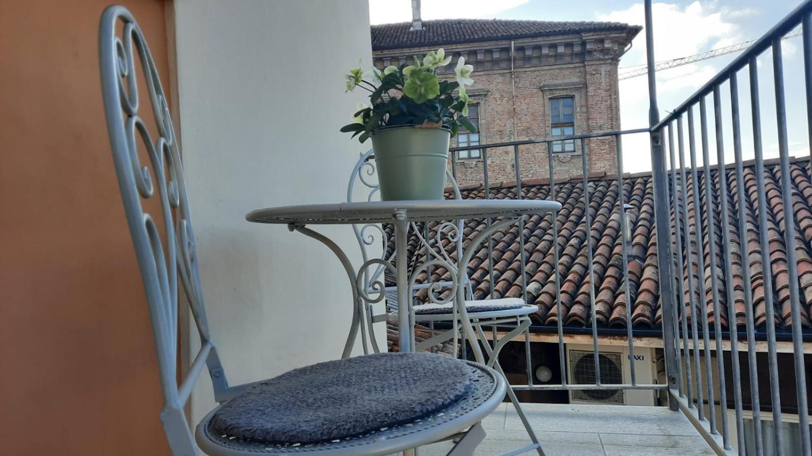 Cuore Di Alba Charming Apartment Zewnętrze zdjęcie